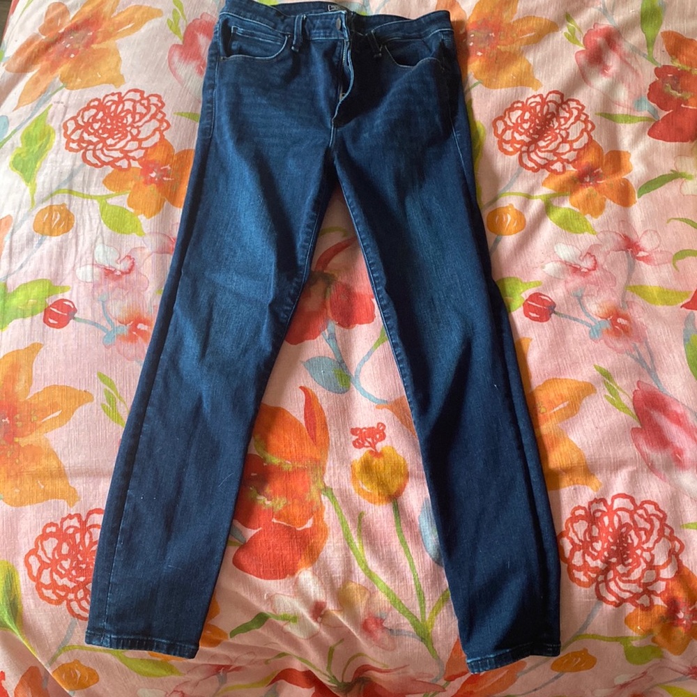 Abercrombie & Fitch High Rise Ankle Jean